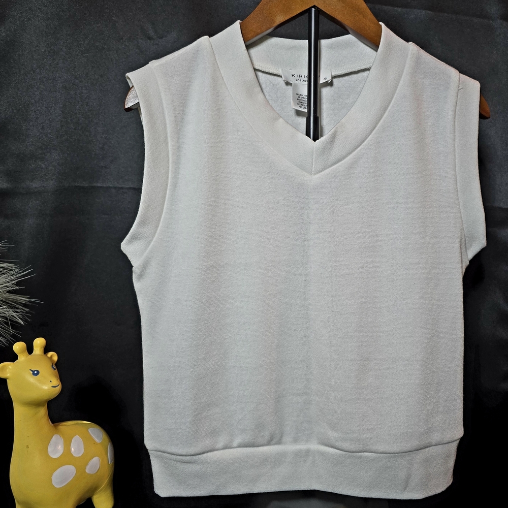 Women's White Sleeveless Top